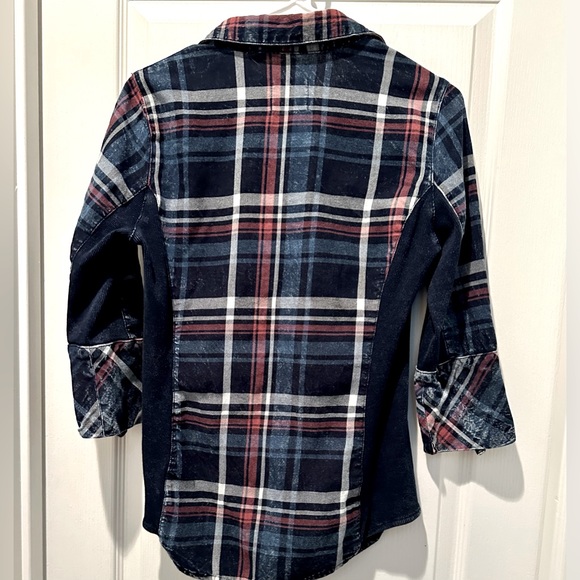 Ci Sono Plaid Collect 3/4 Tabbed Sleeves Button Front Top w Ribbed Side Panels - Picture 6 of 9